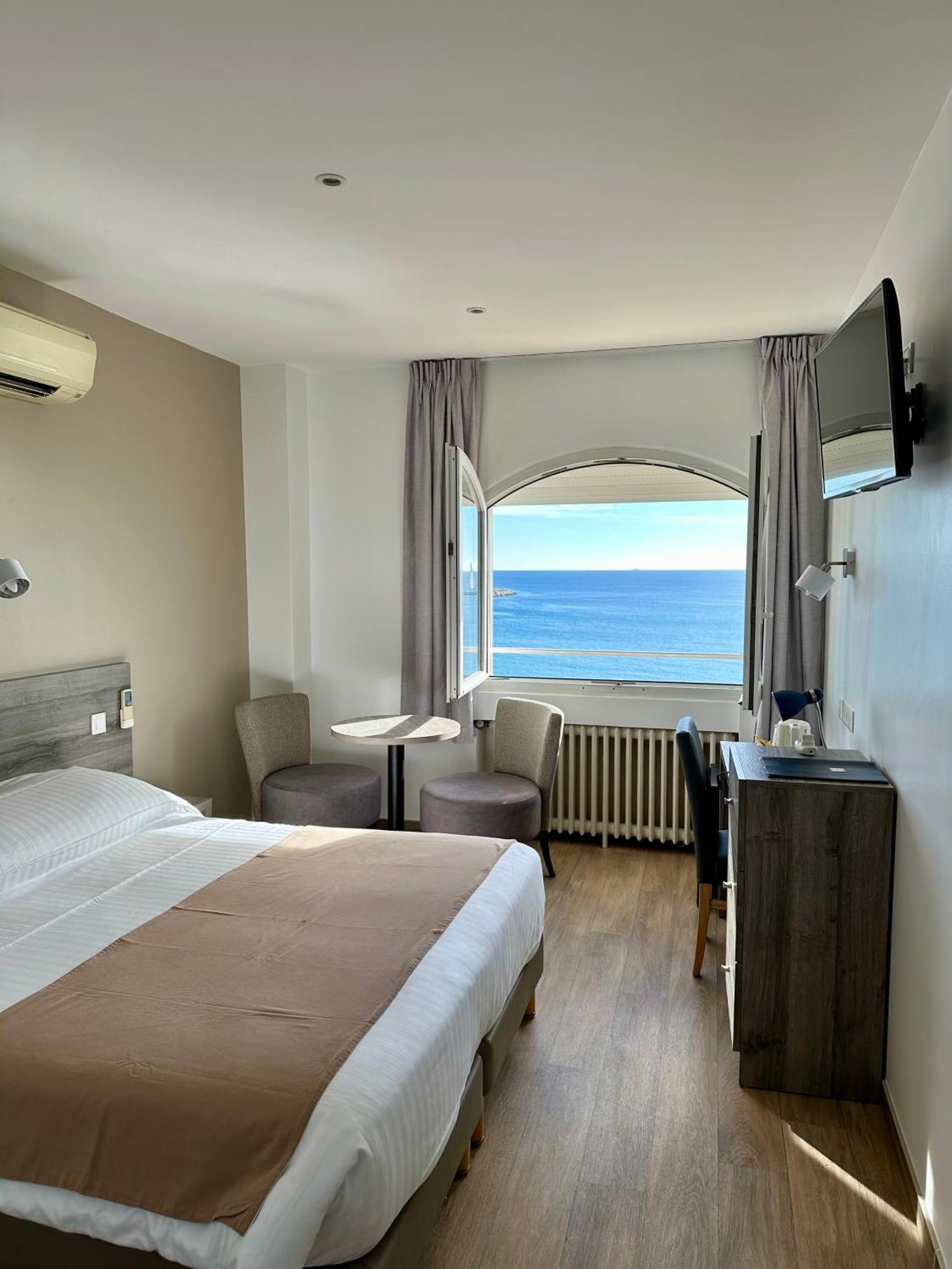 Hotel Beau Rivage Le Lavandou Exterior photo