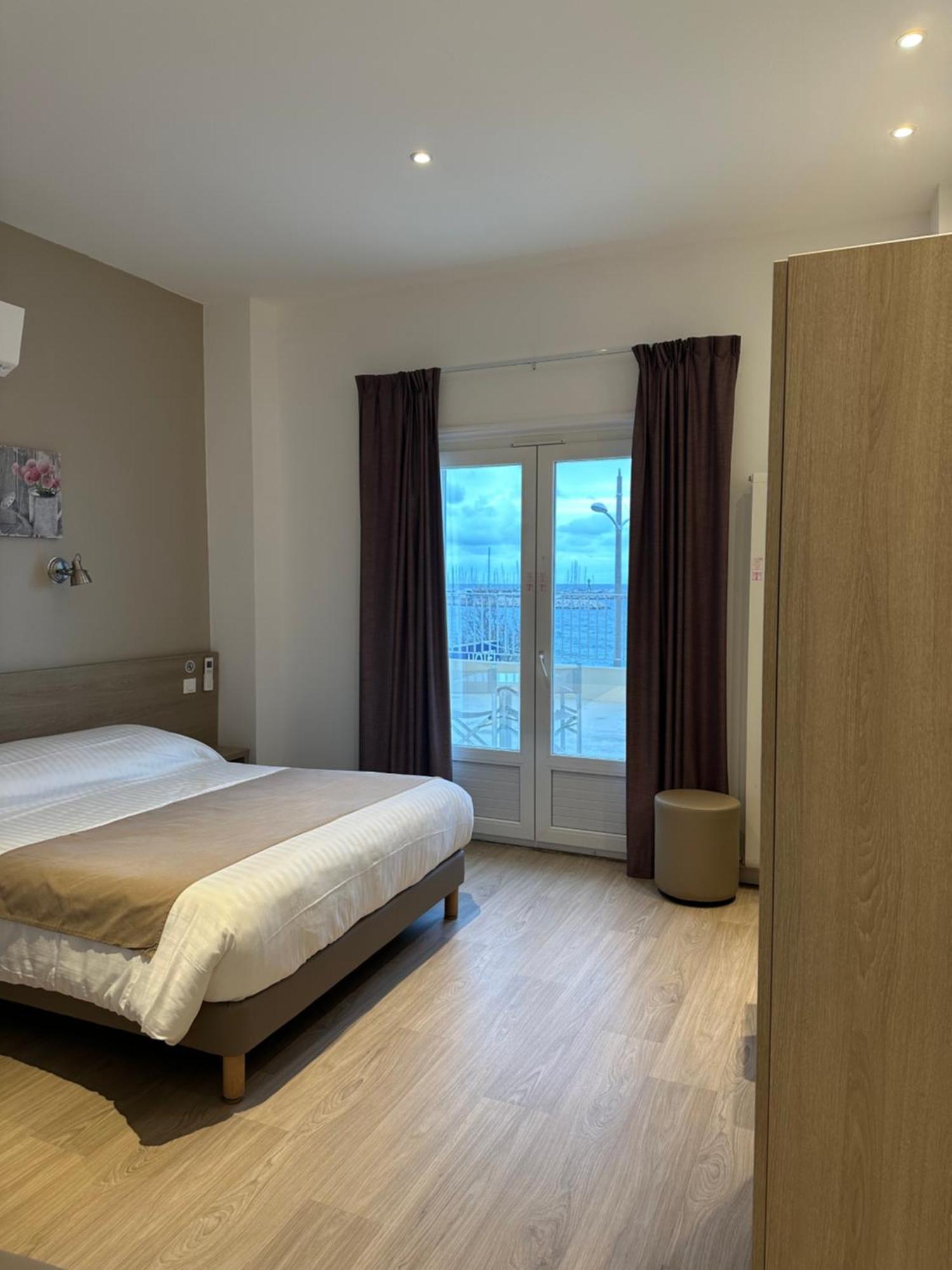 Hotel Beau Rivage Le Lavandou Exterior photo