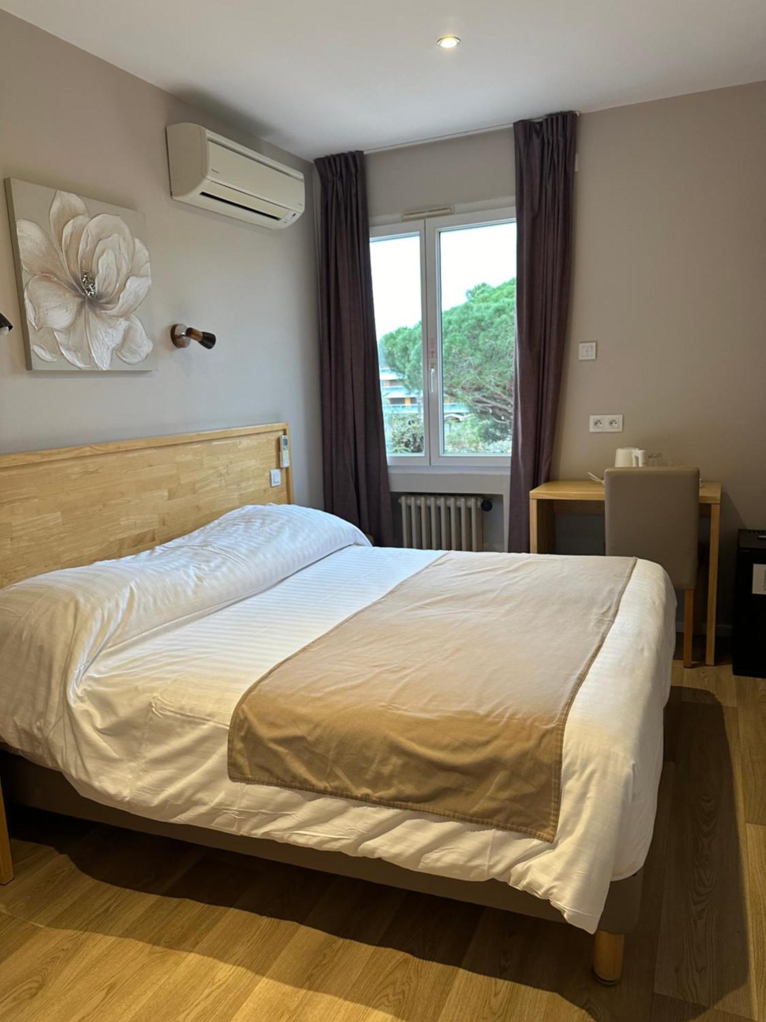 Hotel Beau Rivage Le Lavandou Exterior photo