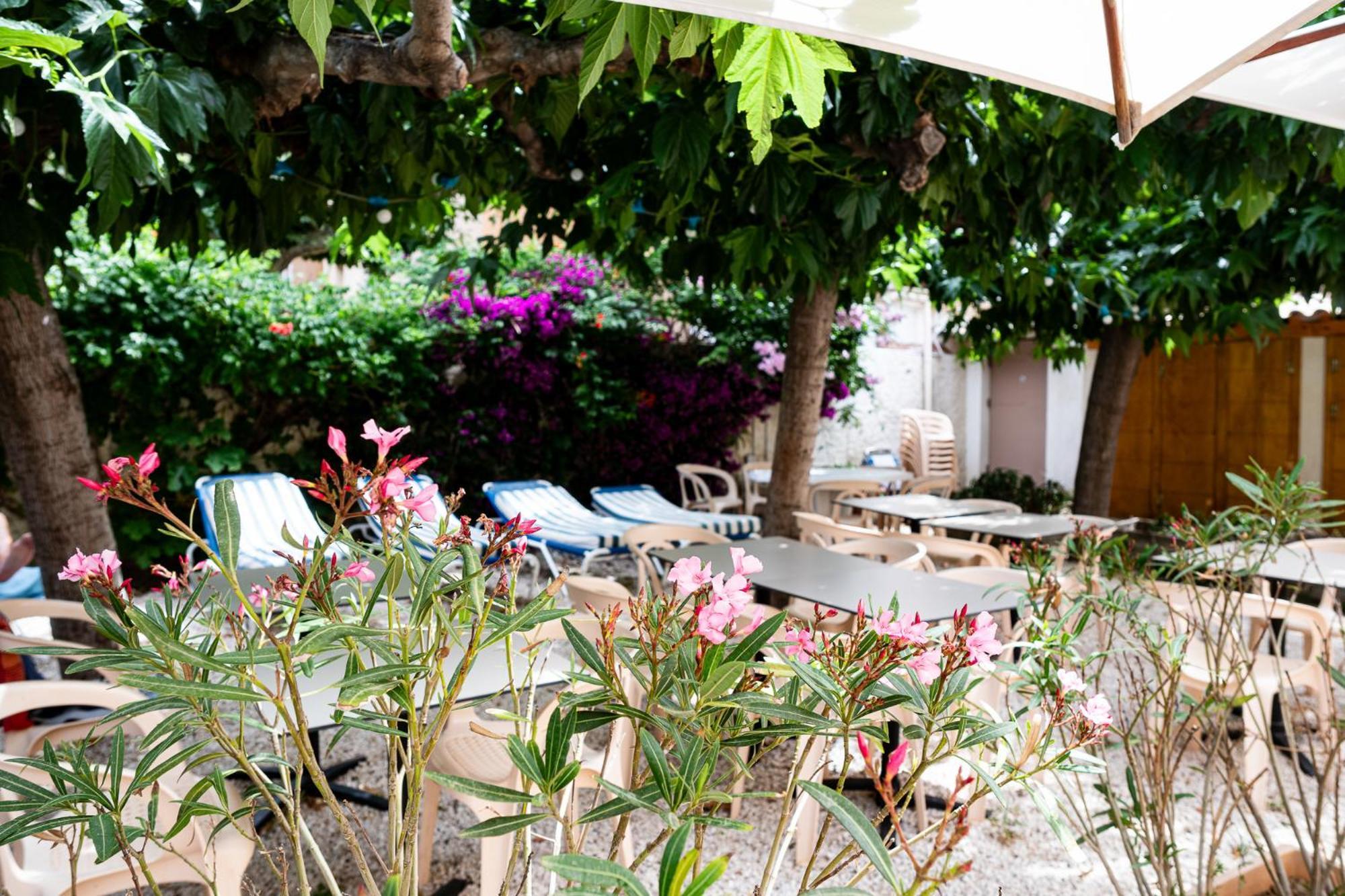 Hotel Beau Rivage Le Lavandou Exterior photo