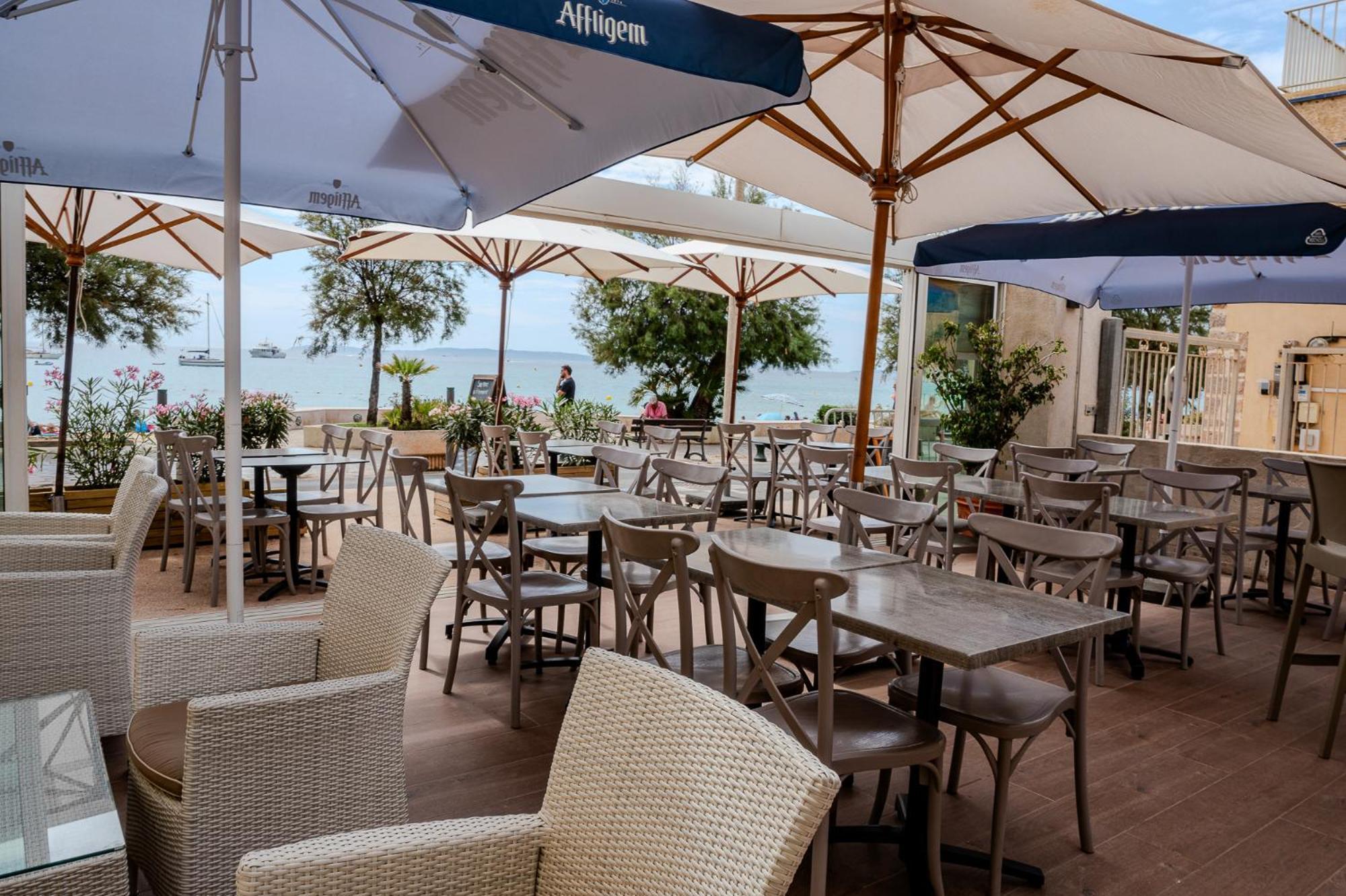 Hotel Beau Rivage Le Lavandou Exterior photo